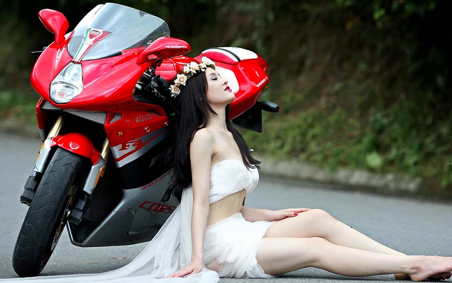 Beautiful girls and motorcycles in Novosibirsk