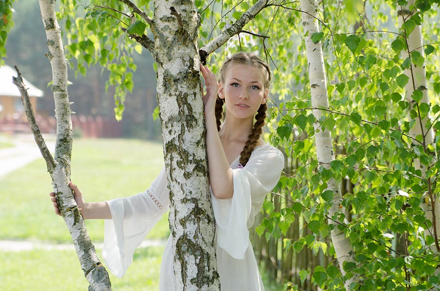 Women in Slavic costumes in Novosibirsk