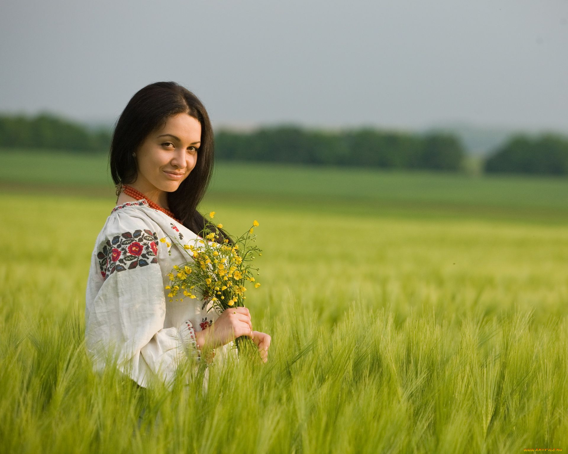 Women in Slavic costumes in Novosibirsk
