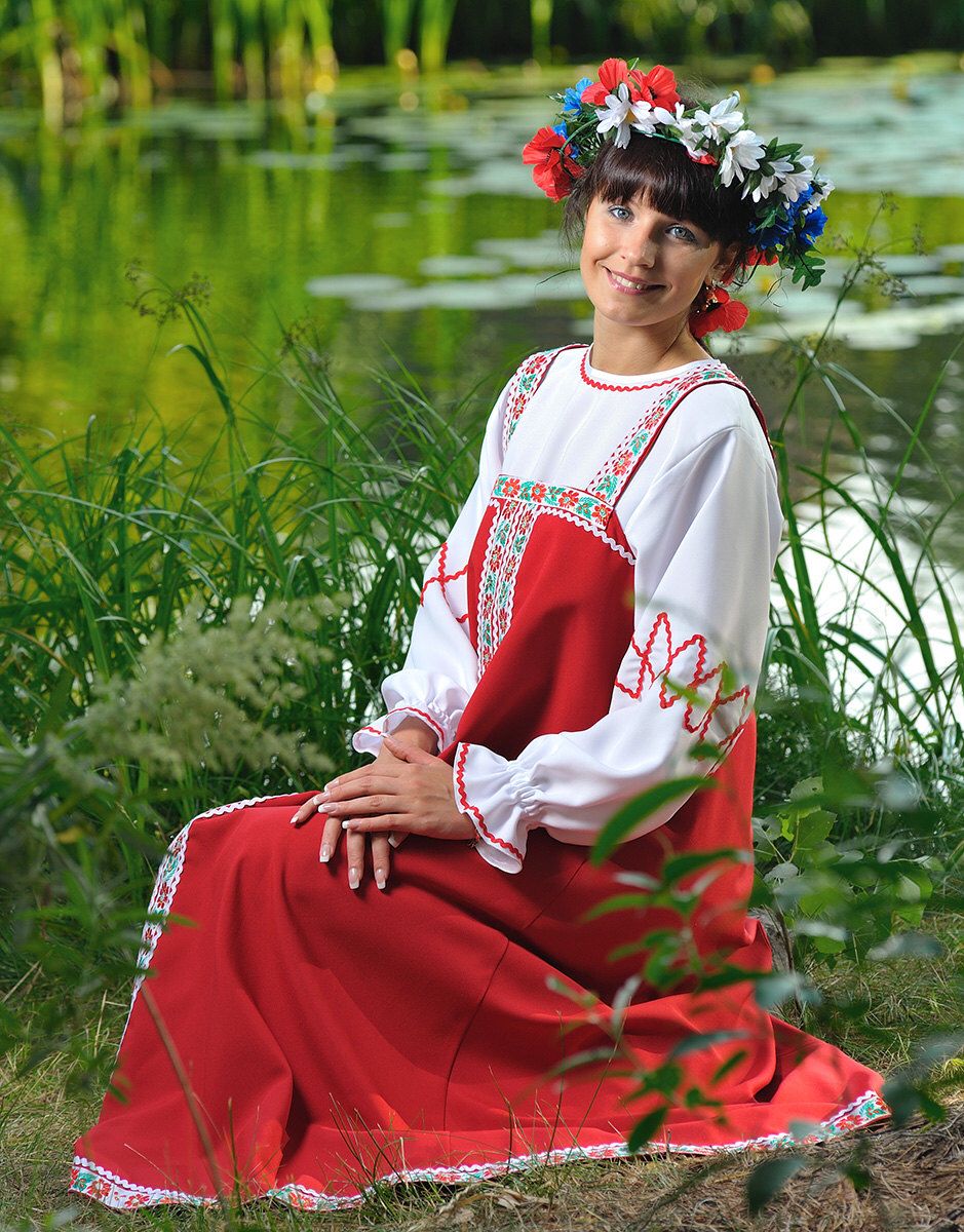 Beautiful girl Girls in Slavic costumes in Novosibirsk