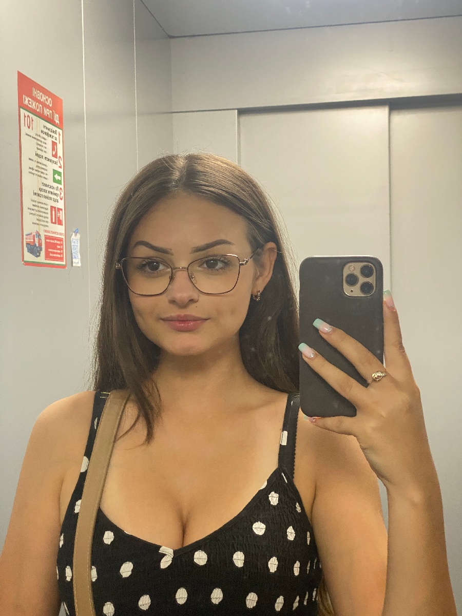 Sexy model Stacy in Novosibirsk